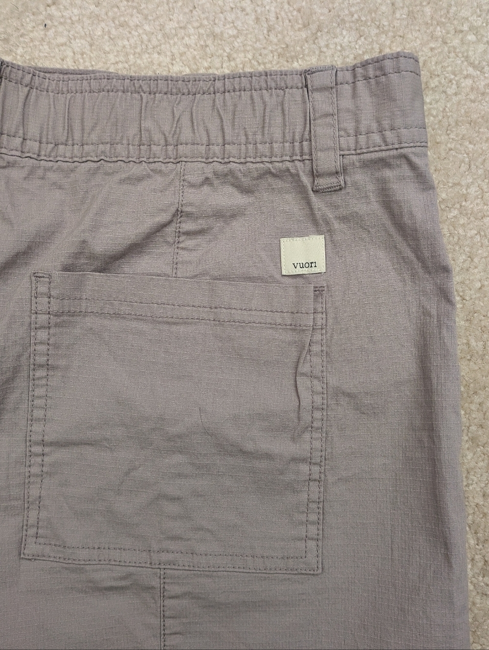 NWT Vuori gray shorts large - Picture 4 of 7